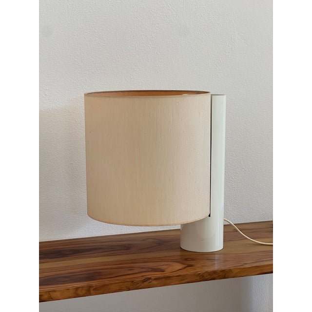 Designed by Giuliana Gramigna for Quattrifoglio, Fluette is a table lamp that elegantly interprets the language of Italian...
