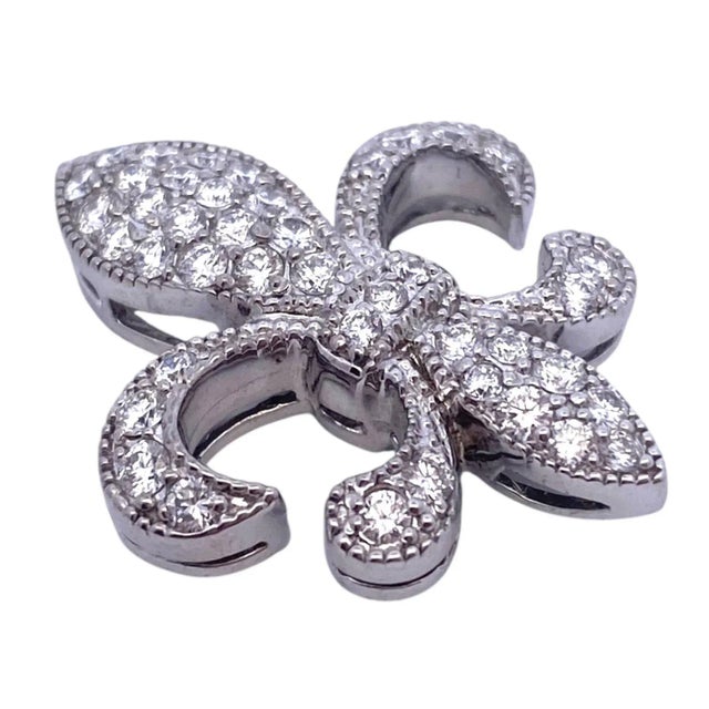 Contemporary Vintage 18k White Gold Fleur-De-Lis Diamond Pendant For Sale - Image 3 of 10