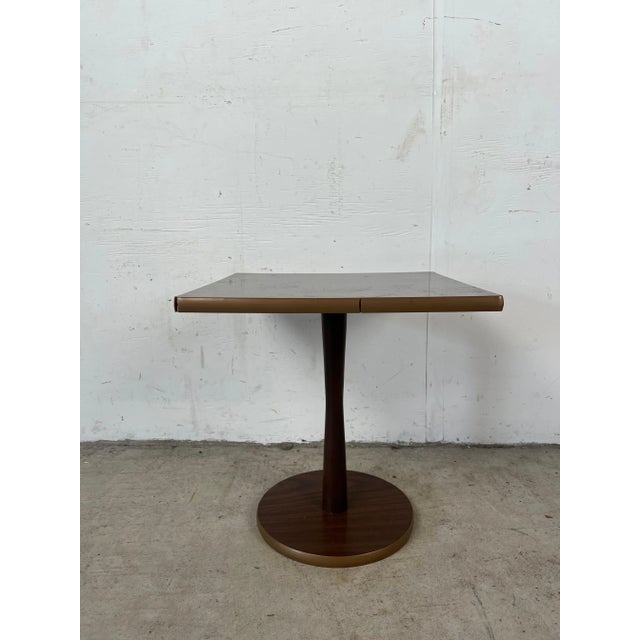 Pair of Mid Century Modern Small Pedestal End Tables Chairish