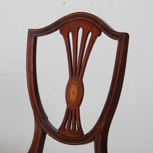 English Side Chairs, Late 19th Century, Set of 2, in Good conditions. Designed before 1890