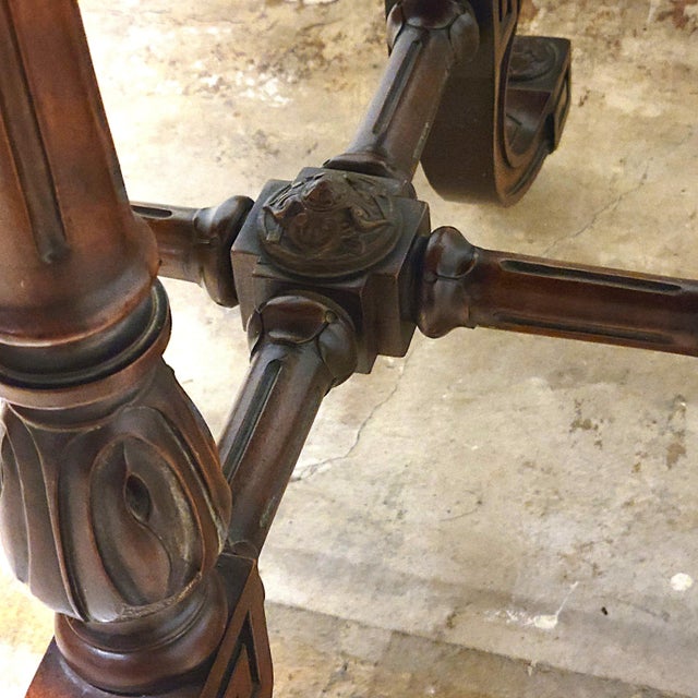 Brown Antique English Burled Walnut Cloverleaf Drop-Leaf Table on Casters For Sale - Image 8 of 10