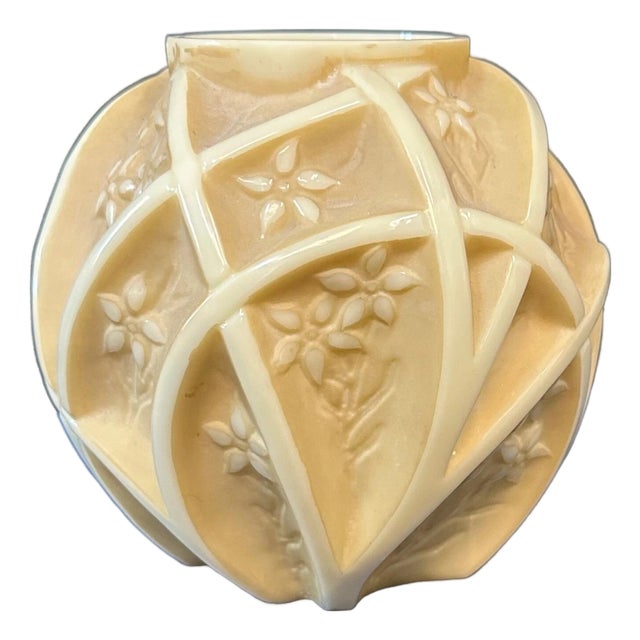 1930s Phoenix Glass Vase (Fairy vine) For Sale