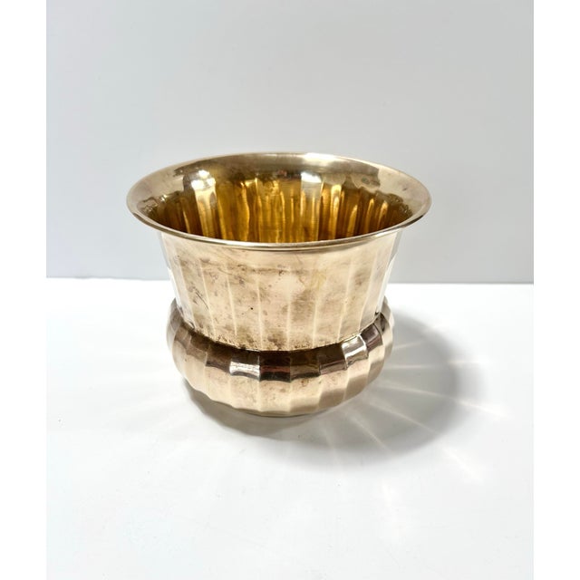 Hollywood Regency Vintage Brass Cachepot Planter – Fluted Ribbed Bowl, Hollywood Regency Style Decor For Sale - Image 3 of 10