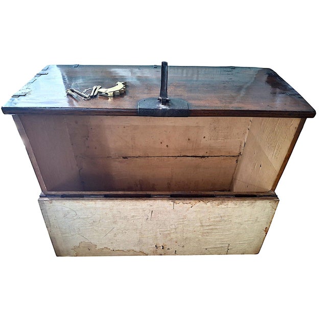 Coffee 19th-Century Korean Bandaji Blanket Chest With Stylized Iron Hardware For Sale - Image 8 of 10