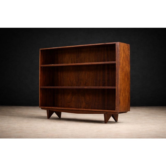 Mid-Century Modern Martin Eisler & Carlo Hauner Bookshelf in Caviúna wood, Forma S.A., Brazilian Modern, circa 1950 For Sale - Image 3 of 11