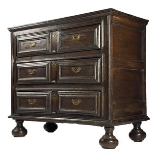 English Chest of Drawers in Oak, 1600s For Sale