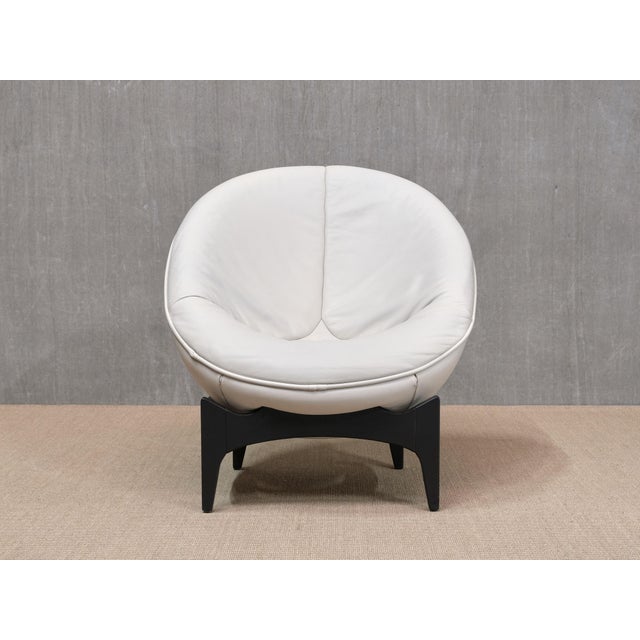 Oval White Leather Armchairs by Emiel Veranneman for de Sede, Switzerland, 1992, Set of 2 For Sale - Image 6 of 16
