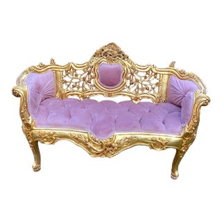 Late 20th Century French Louis XVI Rose Velvet Settee – Gilded Beech For Sale