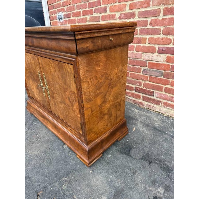 Mid 20th Century Henredon Furniture Burlwood Buffet Server For Sale - Image 13 of 16