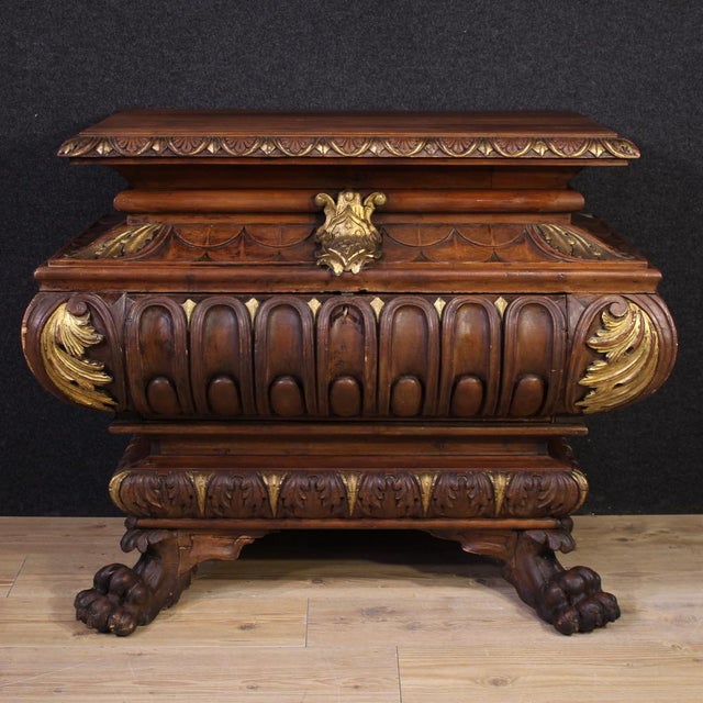 20th Century Tuscan Urn Chest, 1920s For Sale - Image 3 of 14