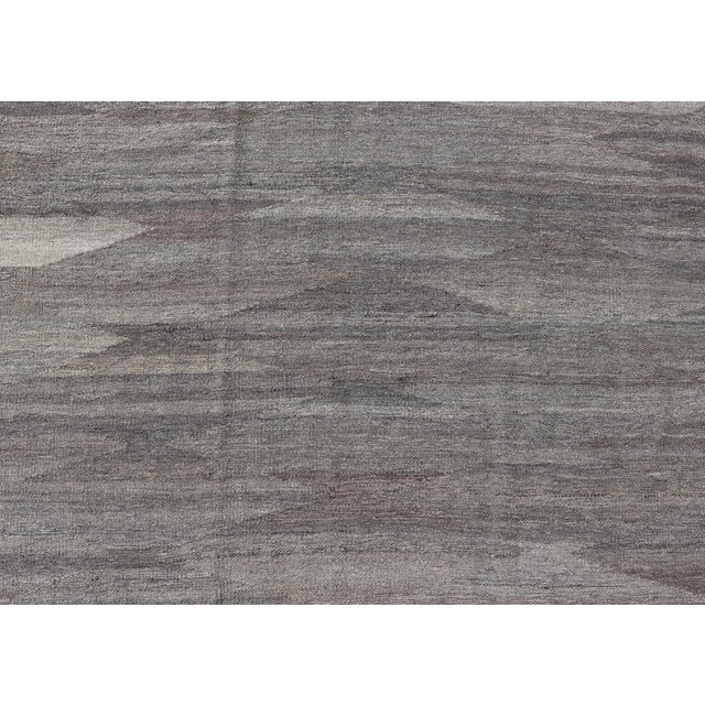2020s Modern Hand-Woven Flat-Weave Kilim in Wool With Sub-Geometric Diamond Design For Sale - Image 5 of 13