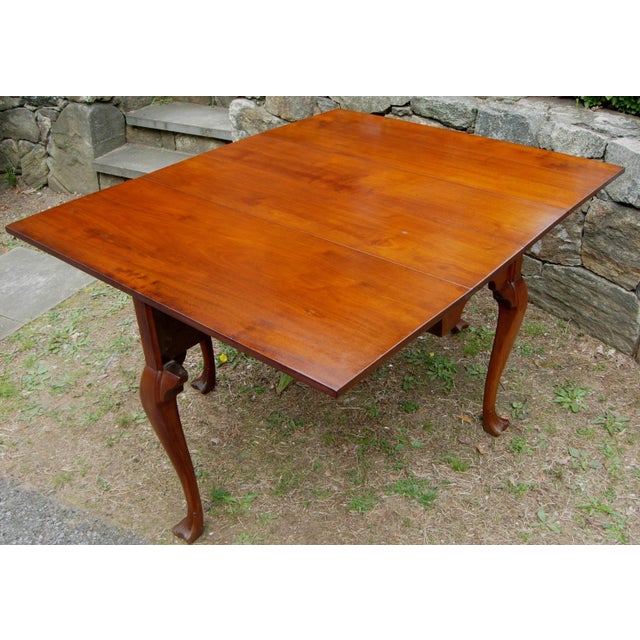 Wood 18th Century Pennsylvania Walnut Drop Leaf Table For Sale - Image 7 of 10