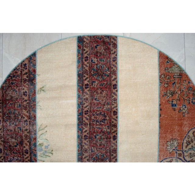 Textile Hand Knotted Circular Turkish Rug, Neutral Ivory & Rust Boho Floor Decor Area Rug - 4'10" Diameter For Sale - Image 7 of 11