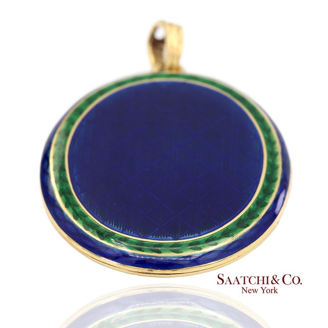 Vintage 18k 750 Yellow Gold Royal Blue & Green Enamel Locket Pendant Necklace For Sale In New York - Image 6 of 10