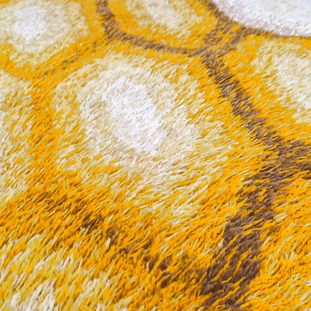 Vintage Space Age Honeycomb Rug from Desso 1970s For Sale - Image 4 of 8