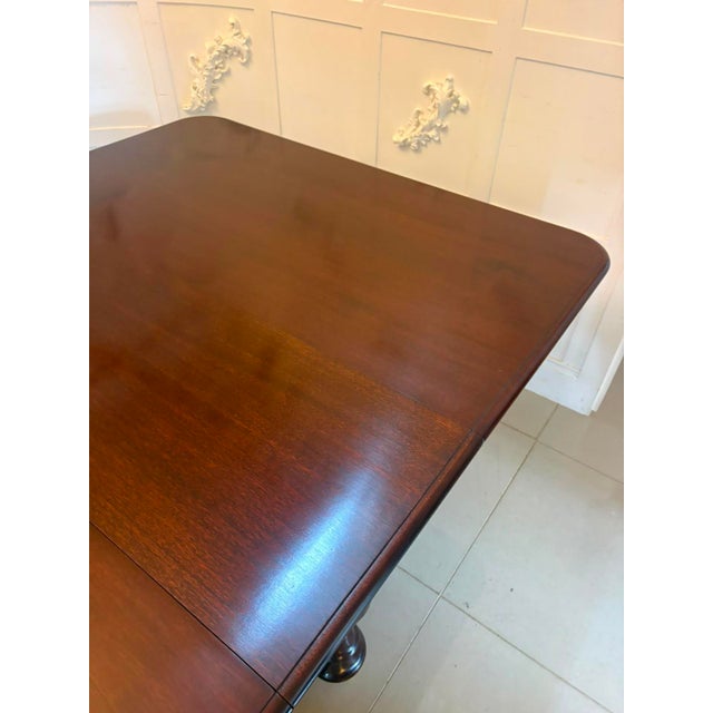 Antique William IV Extendable Dining Table in Figured Mahogany, 1835 For Sale - Image 10 of 15