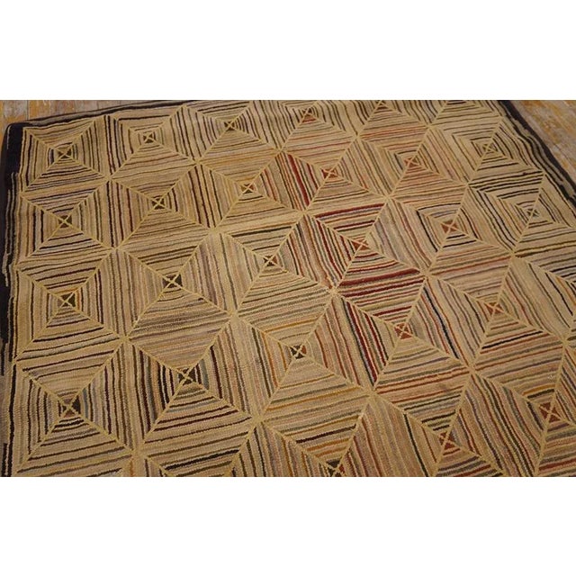 Late 19th Century American Hooked Rug ( 4' 5' 'x 4' 5'' - 134 x 134 cm ) Antique American Hooked Rug Small Scatter Size...