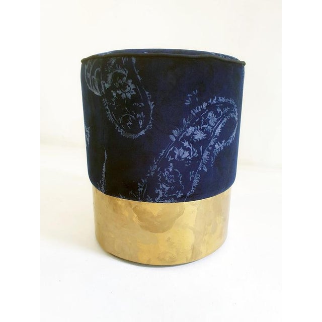 20th Century Modernist Brass and Blue Velvet Stools, Italy, 2000s, Set of 2 For Sale - Image 4 of 7
