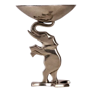 1930s Art Deco Silvered Metal Elephant Sculpture Holding a Bowl/Ashtray by Werkstätte Hagenauer Wien, Austria