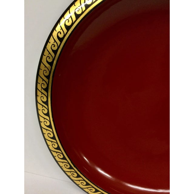 Mid-Century Modern 1970s Art Deco Cinnabar Lacquer Ware Plate With Gold Trim For Sale - Image 3 of 12