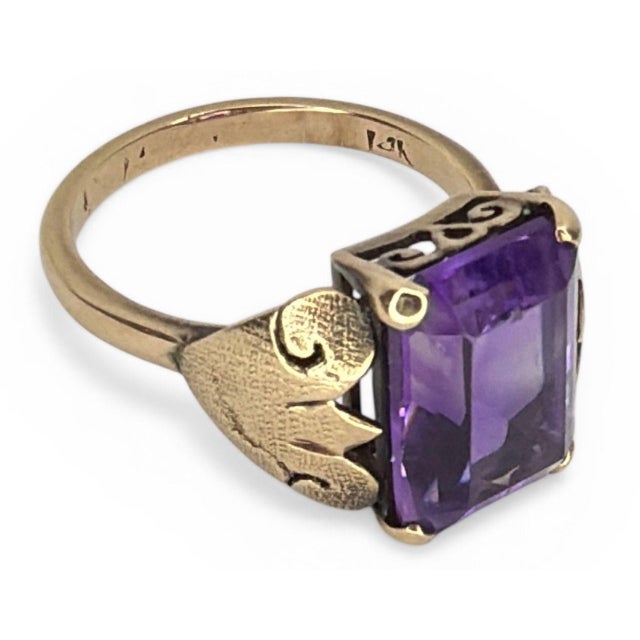 Early 20th Century Art Deco 14k Gold Emerald-Cut Amethyst Ring For Sale - Image 5 of 5