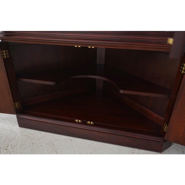 1990s Henkel Harris Chippendale Mahogany Corner China Cabinet For Sale - Image 5 of 18