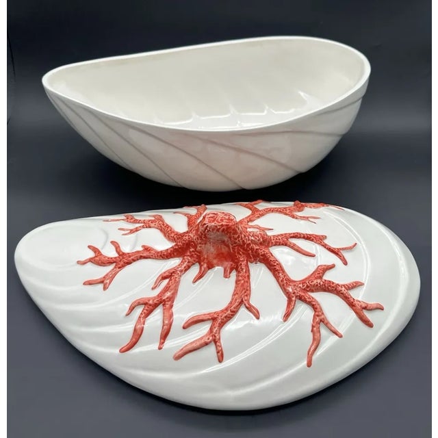 1990s Vintage Italian Pottery White Ceramic Mussel Shell Seafood Soup Tureen For Sale - Image 5 of 6