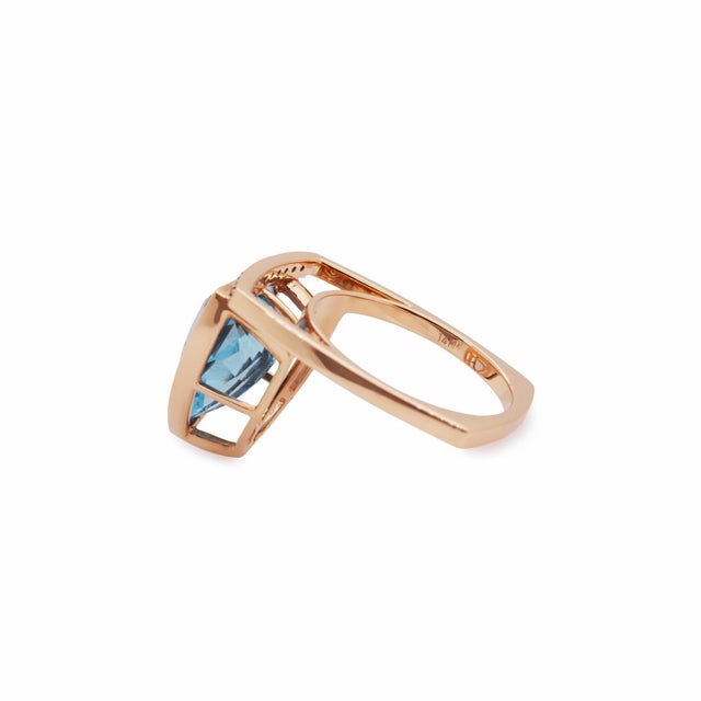 Blue 9.5ct Swiss Topaz Ring With Sapphire Accents: Solid 14k Gold, Trillion , Size 6.75 For Sale - Image 8 of 11