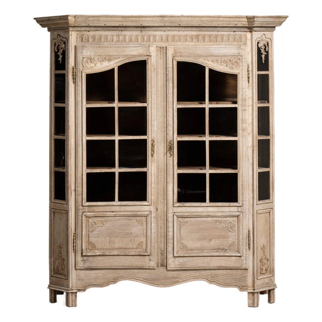 Provençal Oak Vitrine, Rustic Charm, French Rustic Design, France, Circa 1820 For Sale