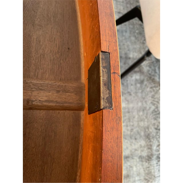 Bowfront Chest of Drawers in Mahogany For Sale - Image 4 of 7