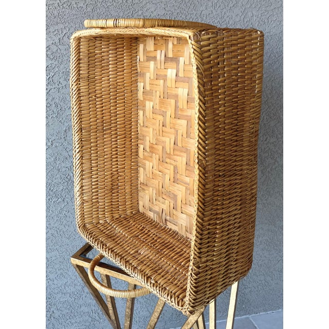 1980s Stylish Late 20th-Century Nicely-Sized Rattan & Bamboo Laundry / Storage Catchall Basket For Sale - Image 5 of 12