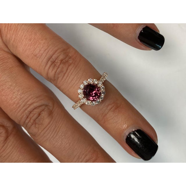 Late 20th Century Bochic Vintage Red Sapphire & Diamond Cluster Ring Set In 18K Yellow Gold For Sale - Image 5 of 18