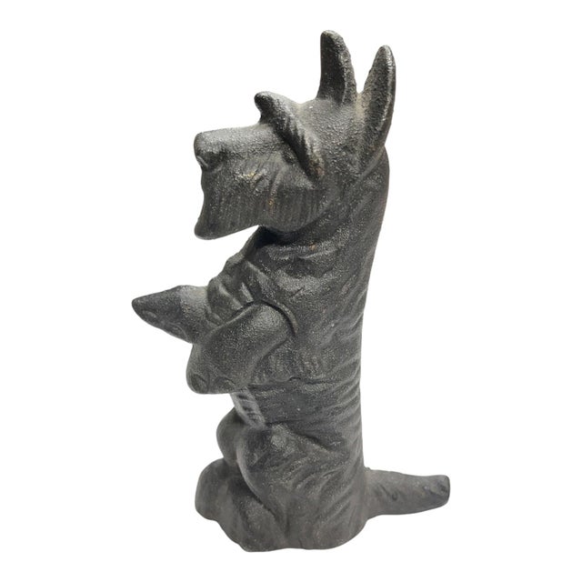 Vintage cast iron Scottie dog door stop.