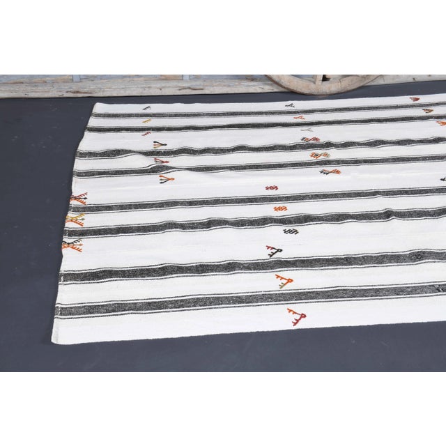 Vintage Turkish Hand-Knotted Wool Cotton White Kilim Area Rug For Sale - Image 4 of 10