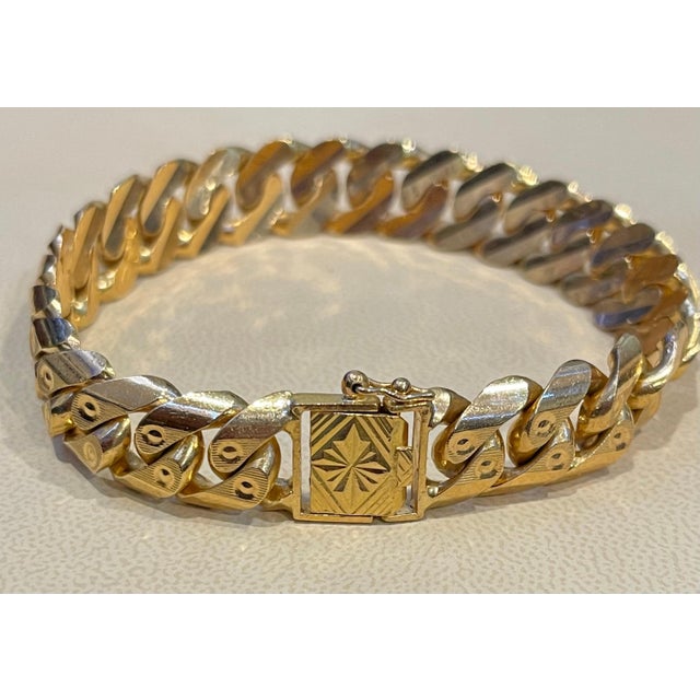Metal Vintage 22 Karat Yellow Gold 102.1 Gm Cuban link Bracelet Unisex For Sale - Image 7 of 18