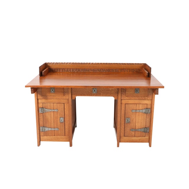 Arts & Crafts Pedestal Desk in Oak by Alexander J. Kropholler, 1890s For Sale