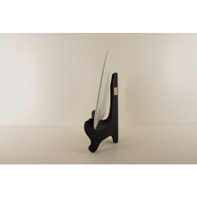 This antique Wedgwood pearlware dessert plate is a beautifully preserved example of 19th-century English pottery,...