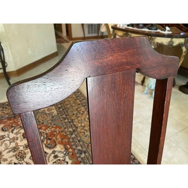 Early 20th Century Set of Six Queen Anne / Chippendale Revival Dining Chairs – Five Side Chairs & Captain’s Chair For Sale In Dallas - Image 6 of 11