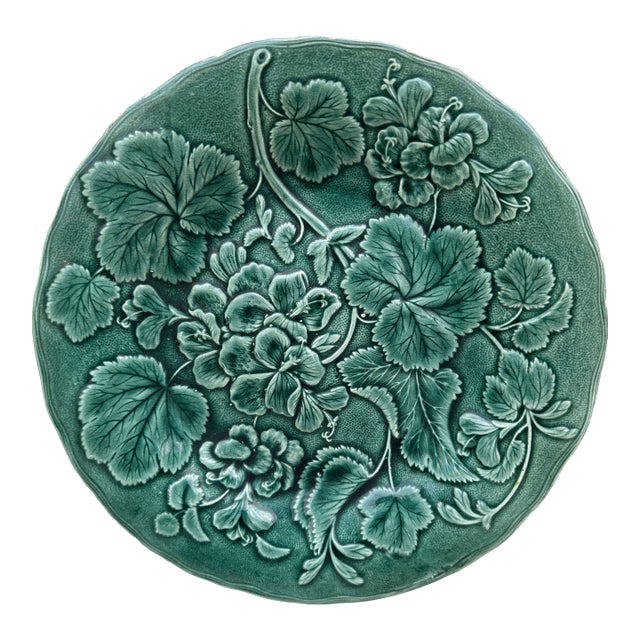 English Green Majolica Geranium Plate, Circa 1880 For Sale