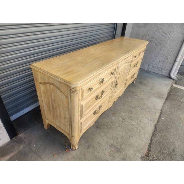 Davis Cabinet Company 1970s French Provincial Dresser For Sale - Image 4 of 12