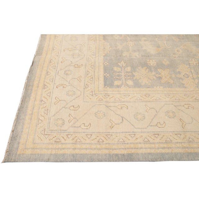 2010s Modern Oushak Style Wool Rug With Gray Handmade Floral Motif For Sale - Image 4 of 8
