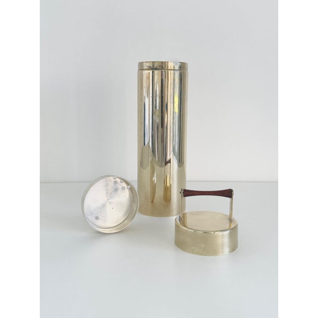 Tommi Parzinger 1950s Mid-Century Modern Italian Brass and Teak Cocktail Set For Sale - Image 4 of 8