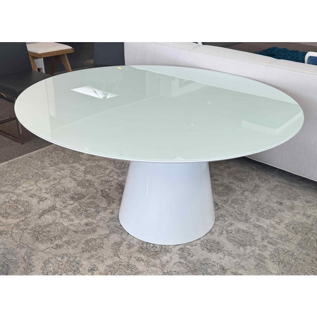 Sobe Camilla White Round Modern Dining Table For Sale In Miami - Image 6 of 8