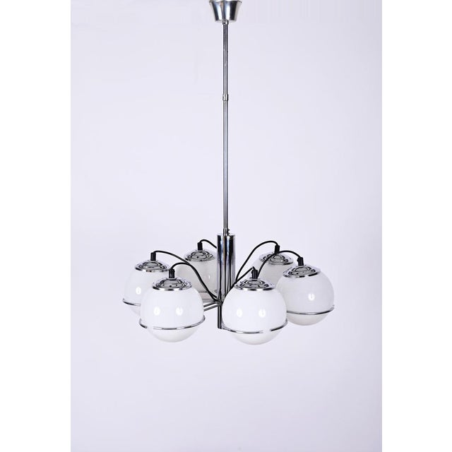 Mid-Century Italian Chrome and Opaline Glass Chandelier by Targetti Sankey, 1970s For Sale - Image 9 of 18