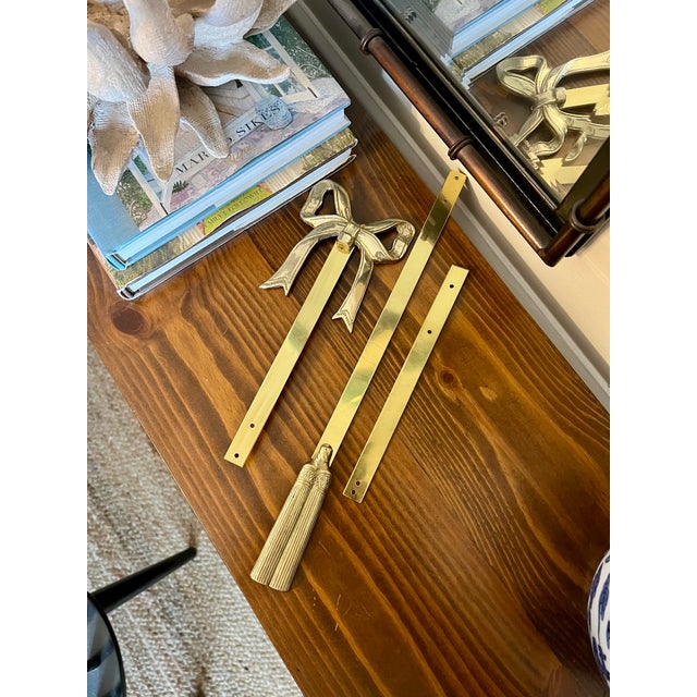 Vintage Brass Bow & Tassel Picture Frame Decoration - This 3pc adjustable length wall hanging can be used to enhance your...