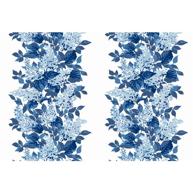 A classic floral embellished with a dash of whimsy. A state of mind, an estate of paradisiacal proportions where time...