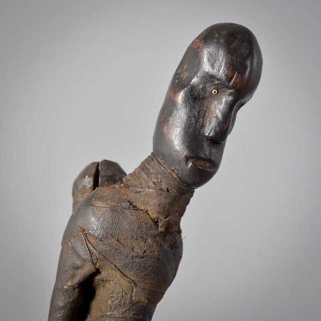 Early 20th Century Pere Male Figure with Pipe Tanzania For Sale - Image 11 of 13
