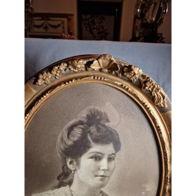 Portrait of a Woman drawing 1900 and antique oval frame, in perfect condition