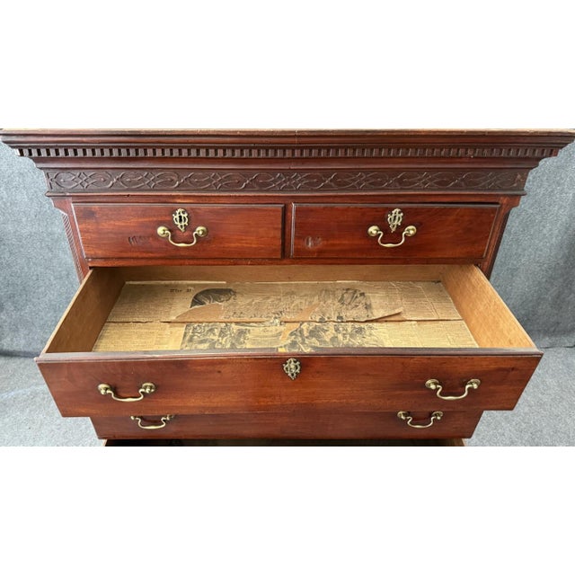 18th Century Mahogany Chest on Chest With Dressing Table For Sale In Raleigh - Image 6 of 18