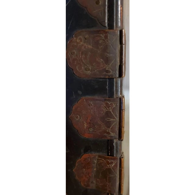 Antique Japanese Export Victorian Era Black Lacquered Wooden Jewelry Box Small Tabletop Cabinet With Photograph For Sale - Image 10 of 11